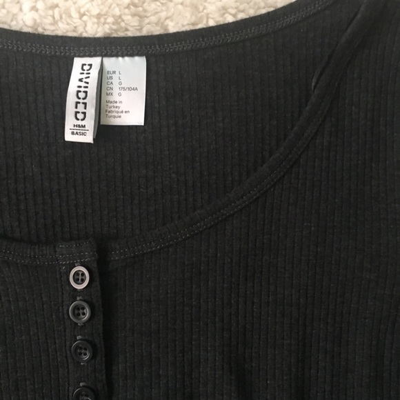 H&M long sleeved crop top - Picture 3 of 3